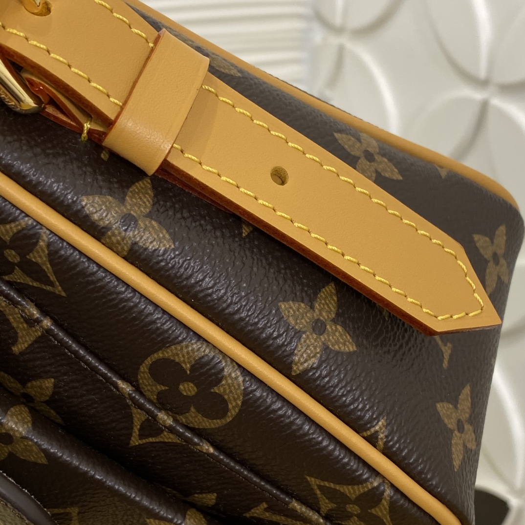 LOUIS VUITTON M60006 Monogram Shoulder Crossbody Bag