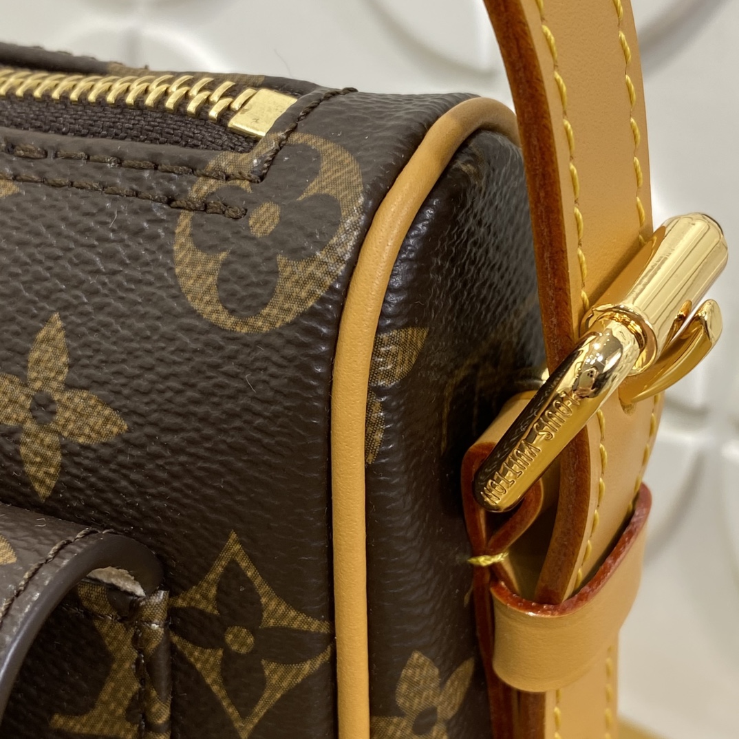 LOUIS VUITTON M60006 Monogram Shoulder Crossbody Bag