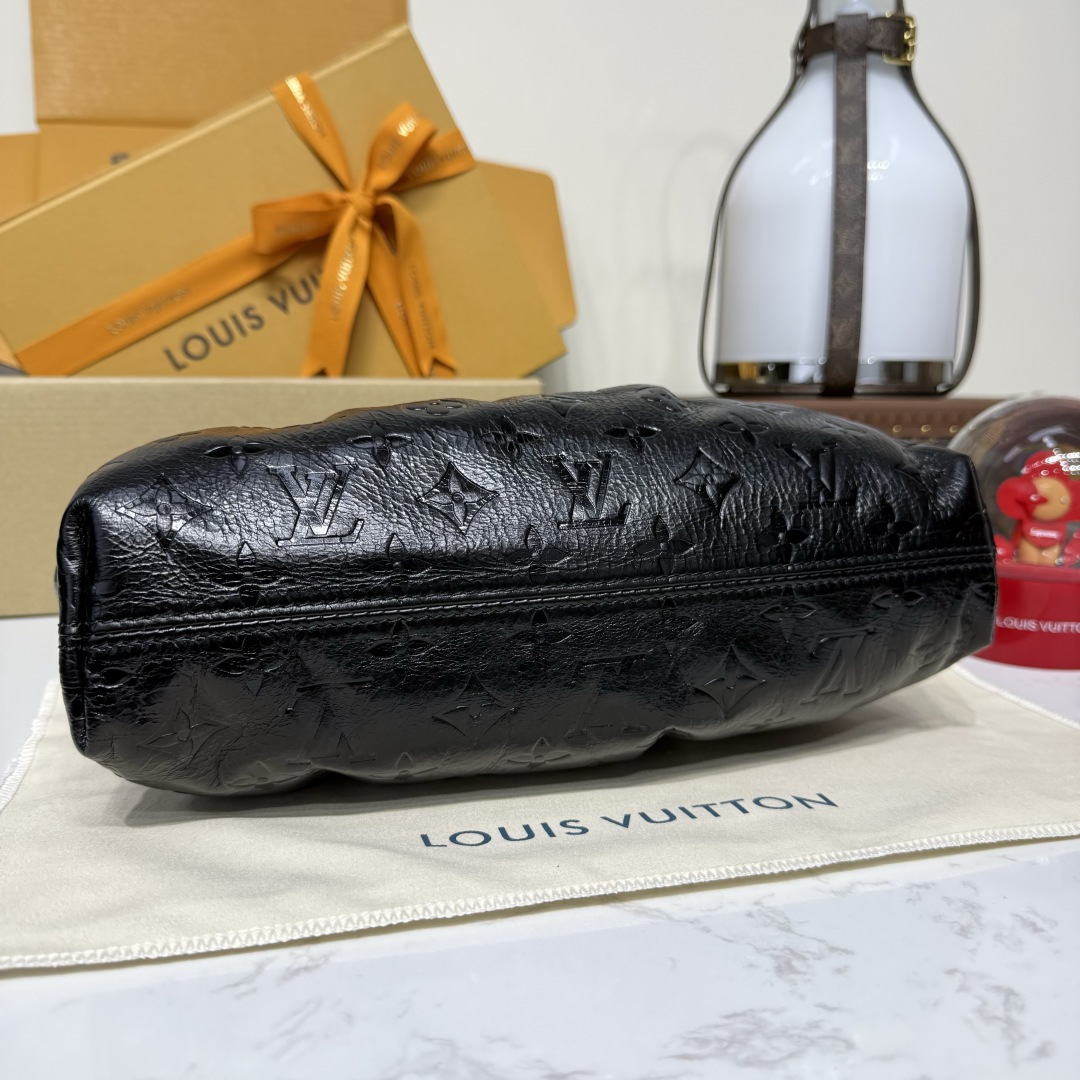 LOUIS VUITTON M27822 Pochette Sling PM
