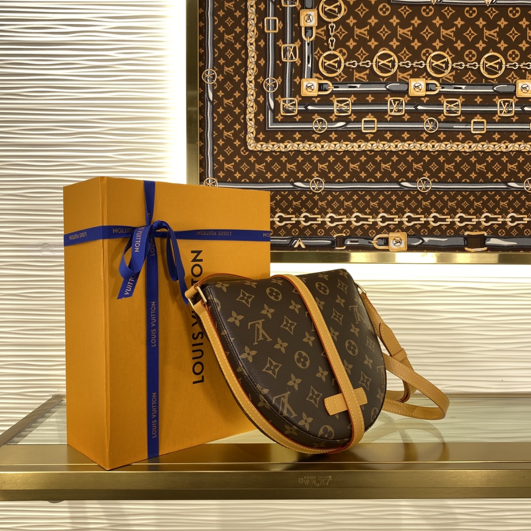 LOUIS VUITTON Monogram Saddle Bag M51233