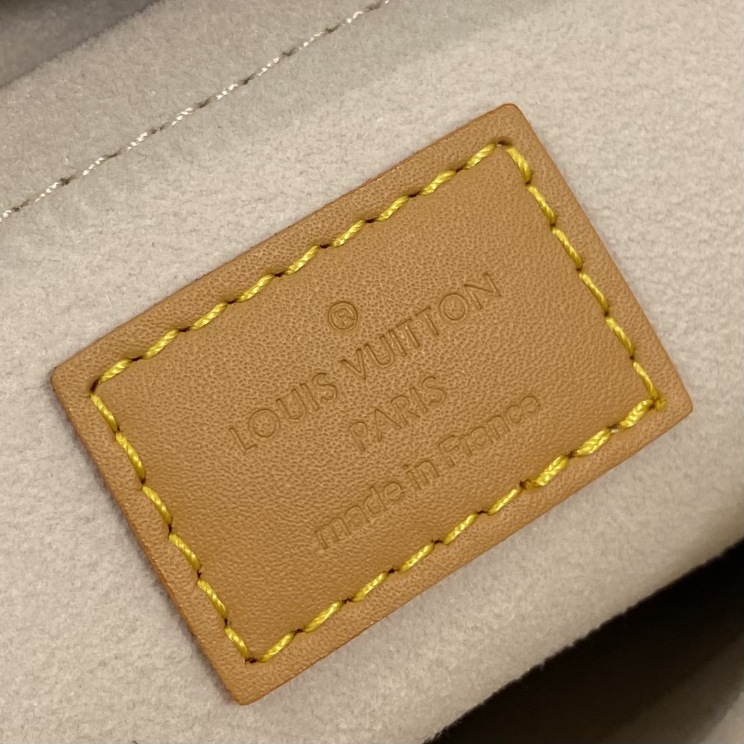 LOUIS VUITTON M60006 Monogram Shoulder Crossbody Bag