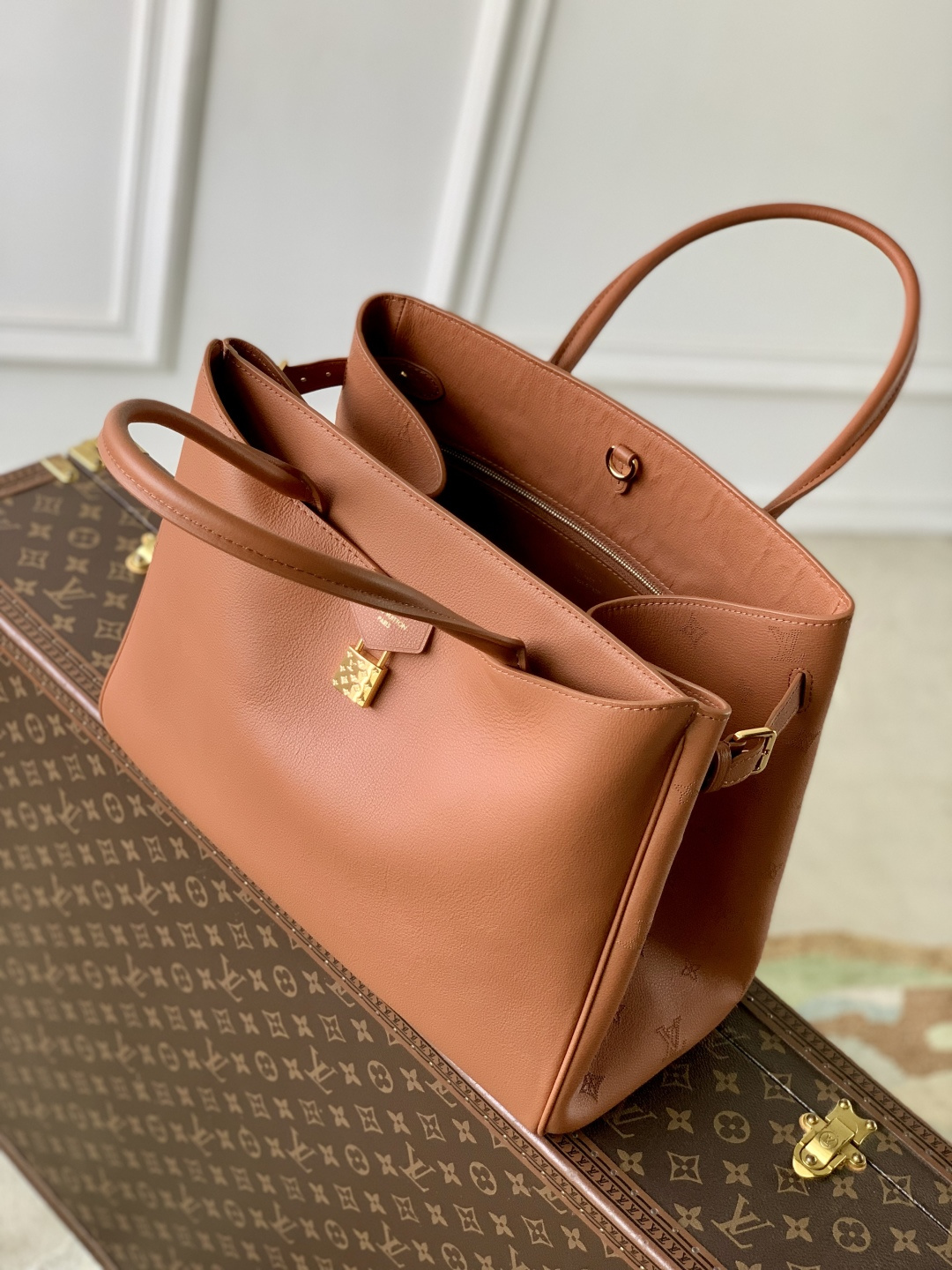 LOUIS VUITTON M26501 Vendome MM
