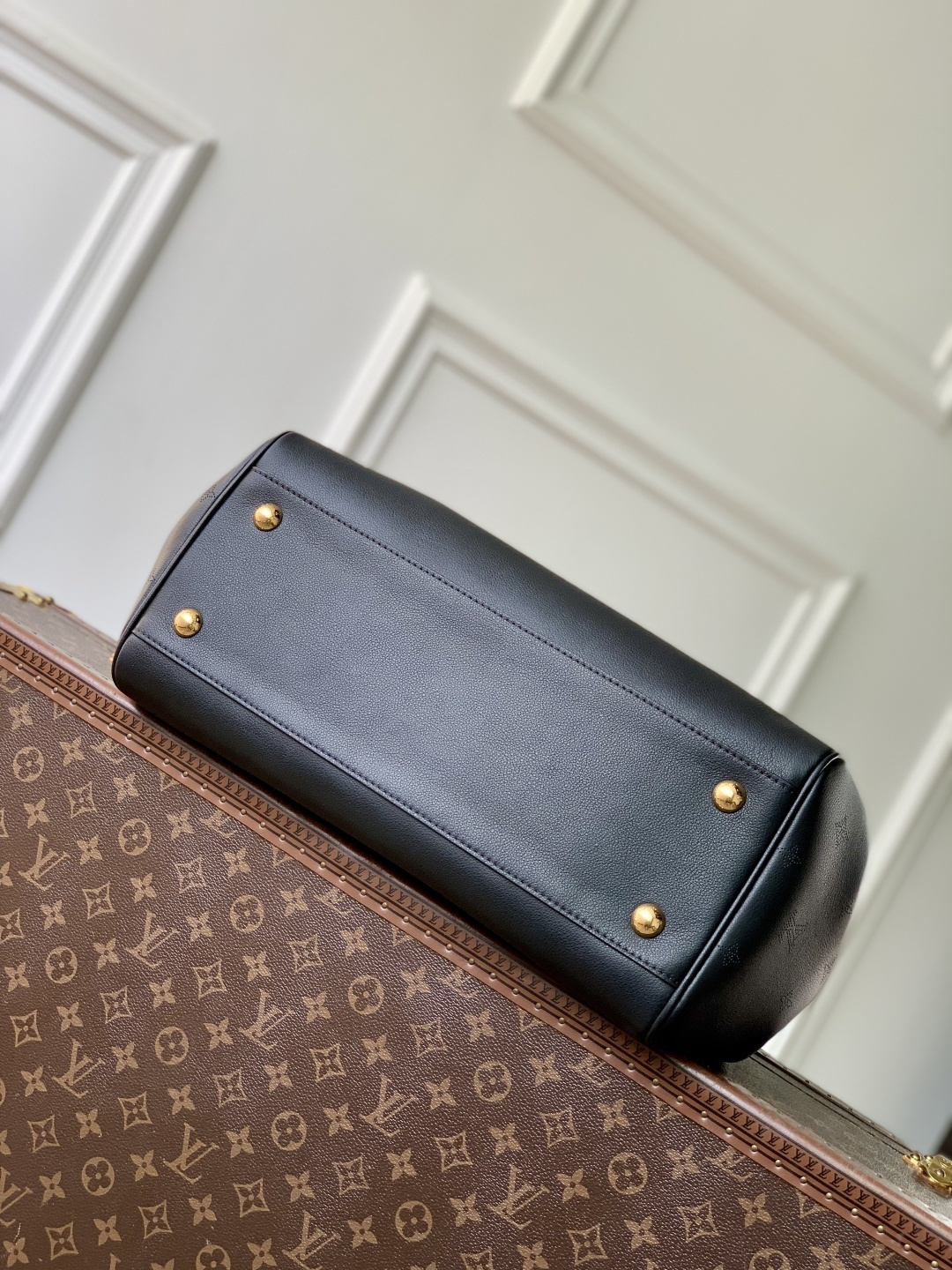 LOUIS VUITTON M26501 Vendome MM