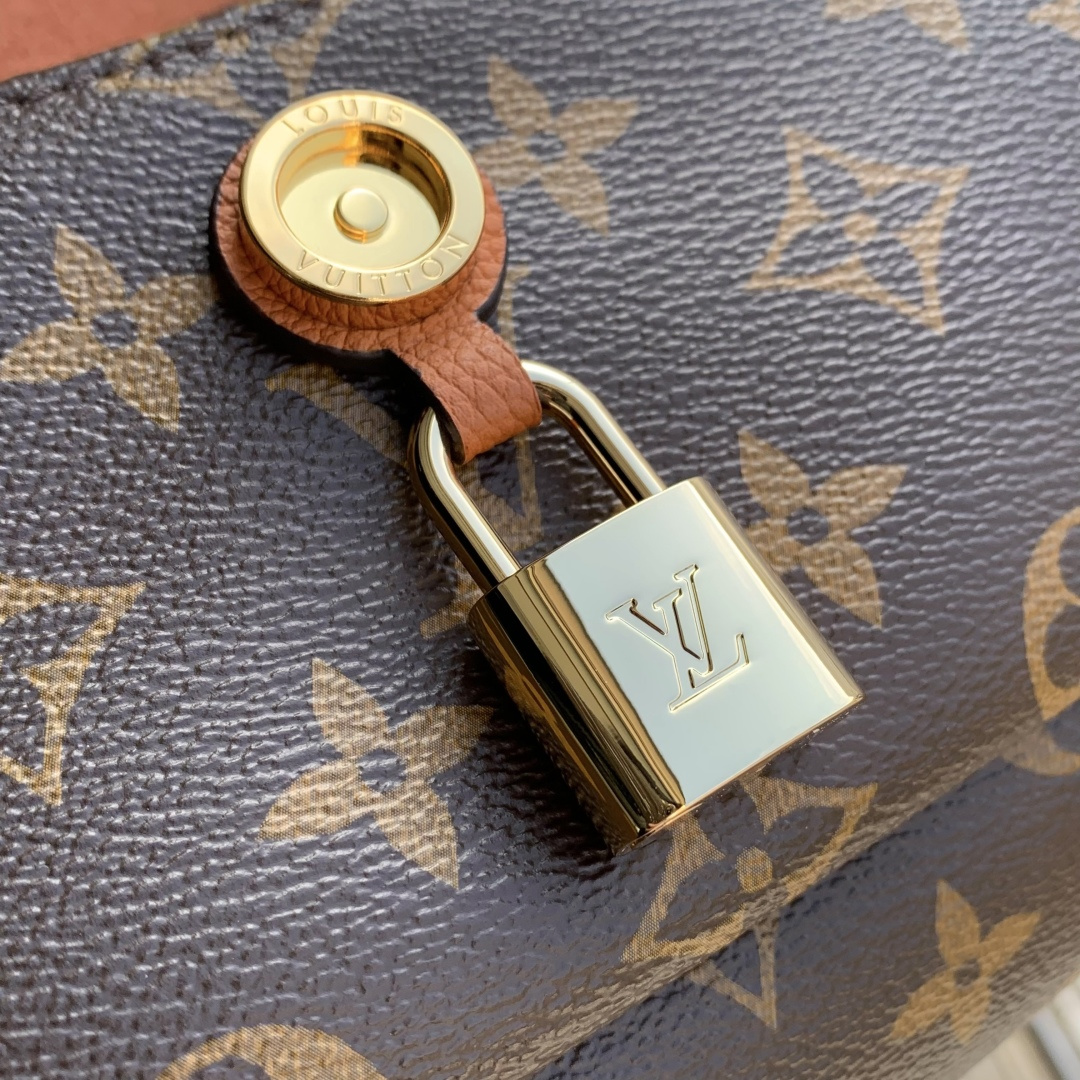 Louis Vuitton M27066 Brown BB Handbag
