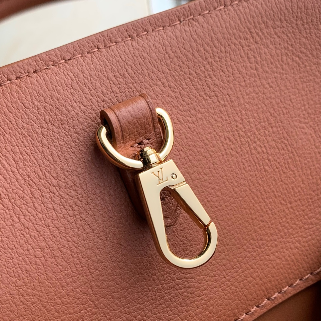 LOUIS VUITTON M26501 Vendome MM