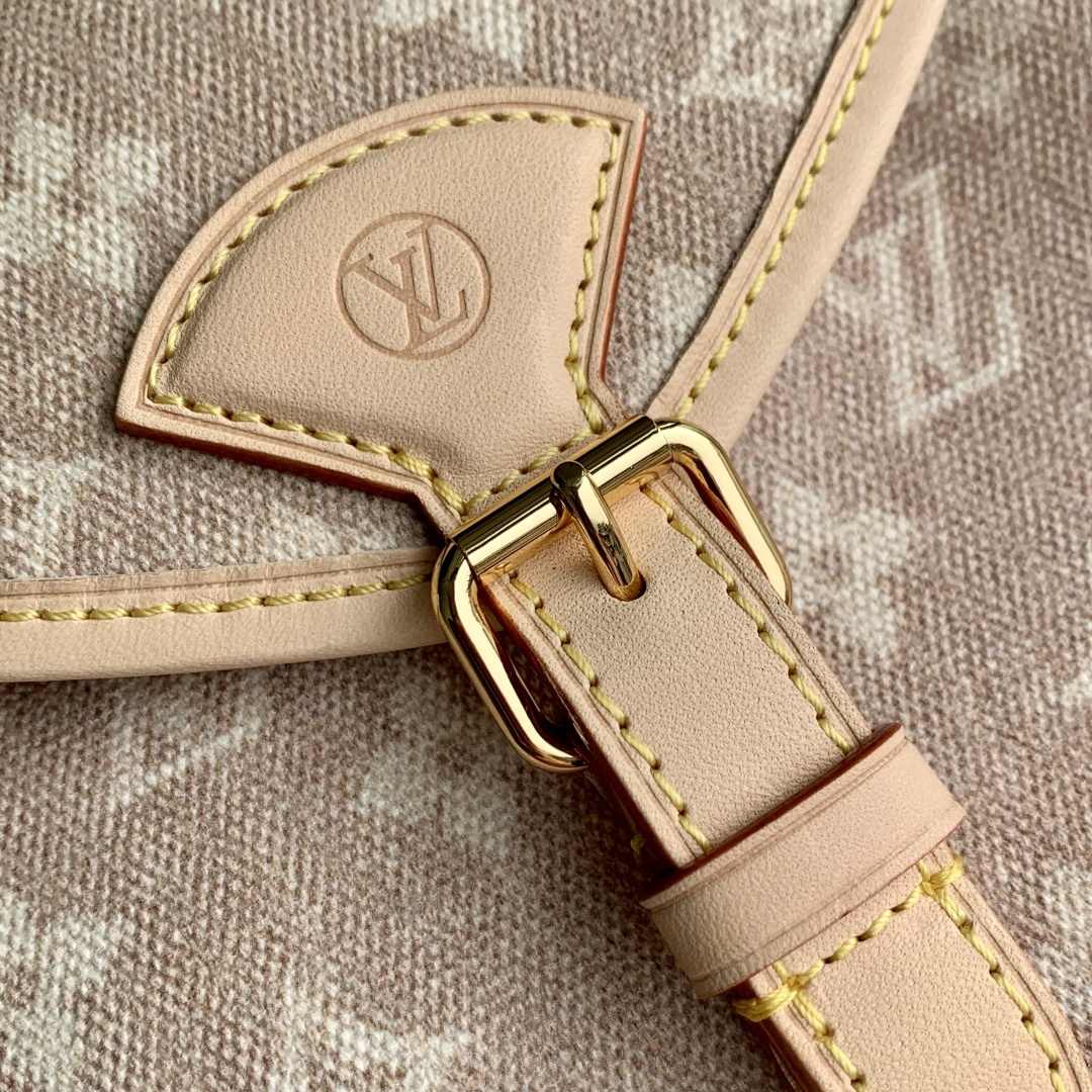 LOUIS VUITTON M15135 Montsouris PM