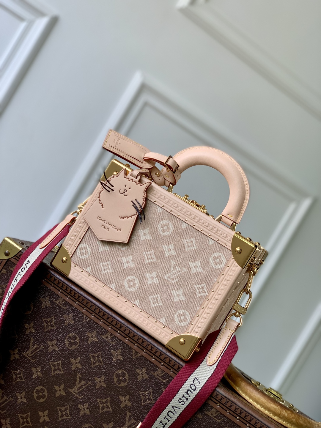 LOUIS VUITTON M14592 Petite Valise