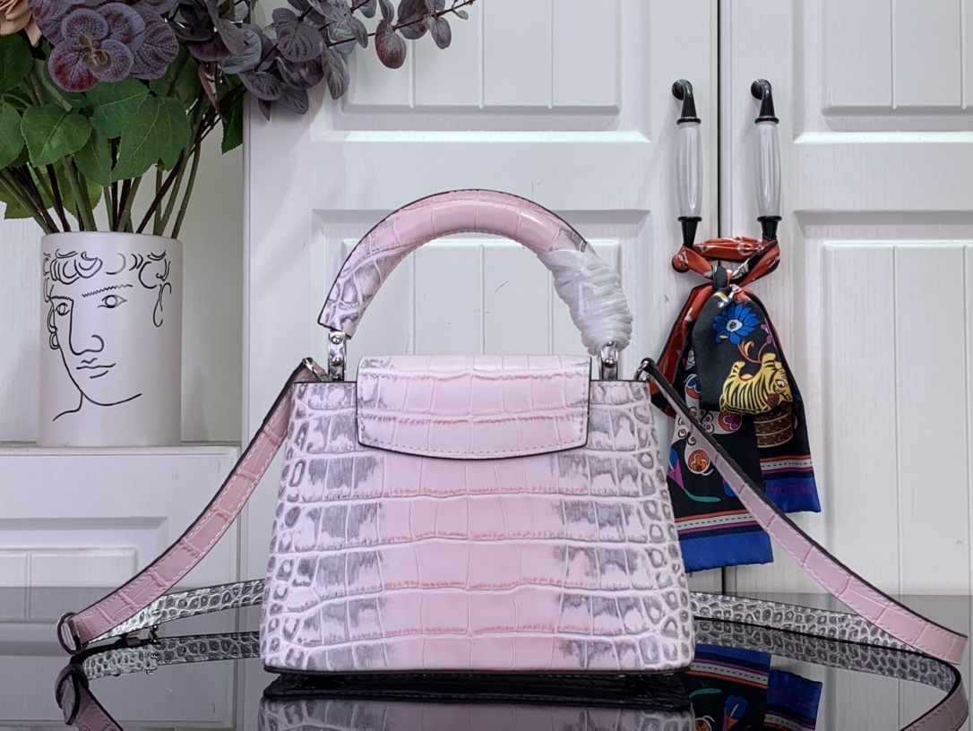 LOUIS VUITTON Capucines Bag Himalaya Pink