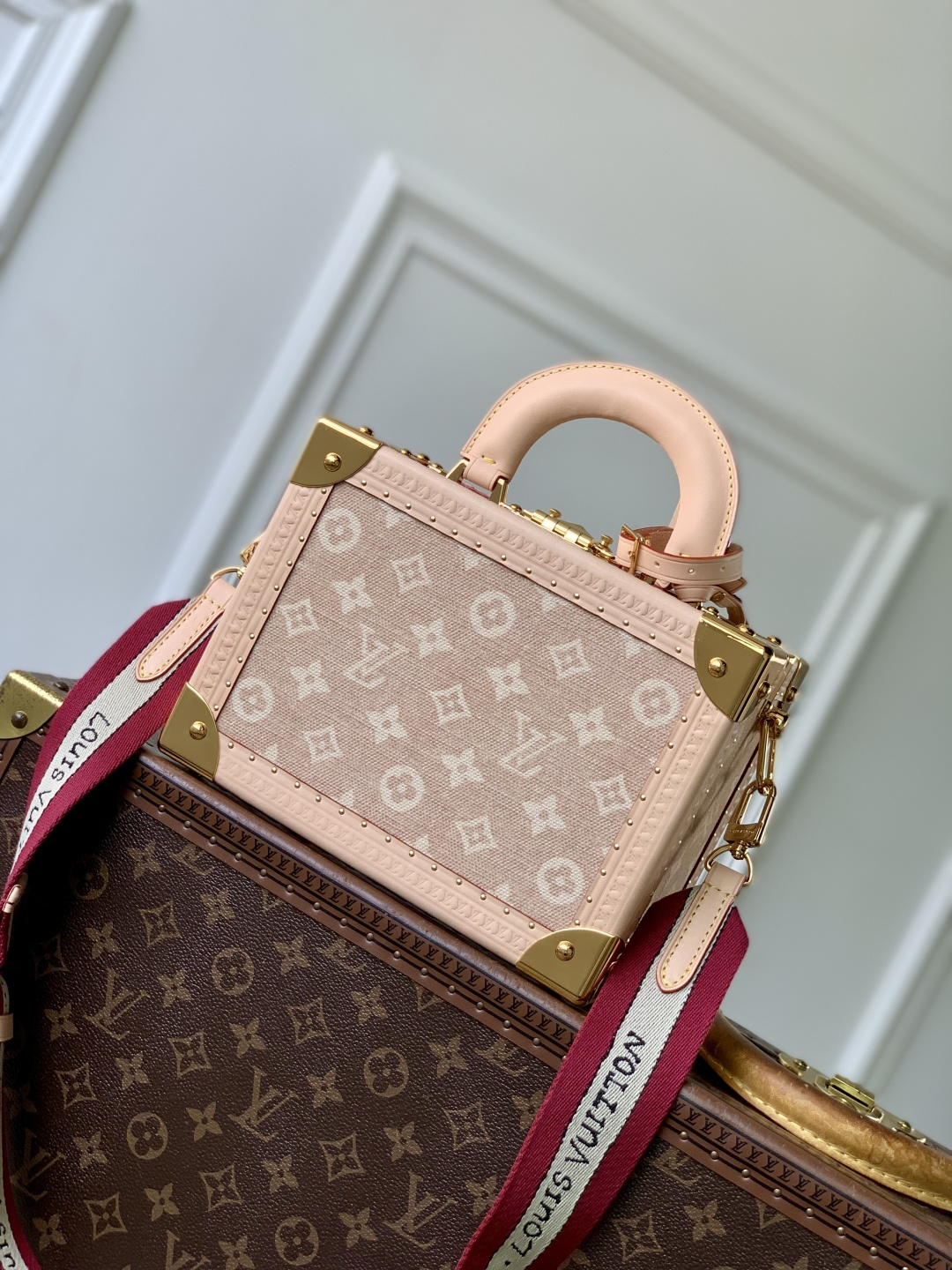 LOUIS VUITTON M14592 Petite Valise