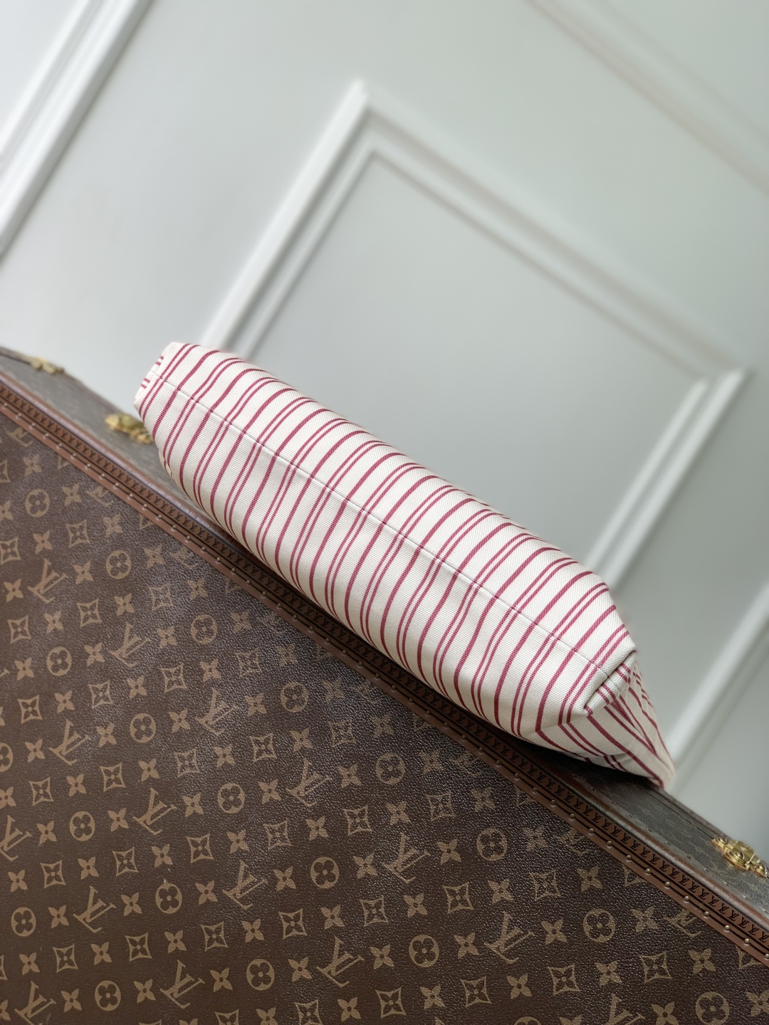 LOUIS VUITTON M15121 Travels With Grace Coddingon Carry It