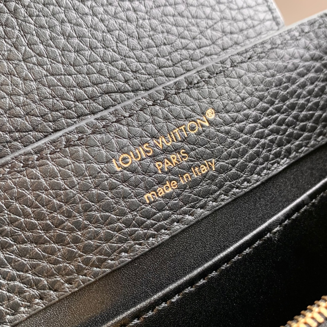 LOUIS VUITTON Capucines Mini Bag
