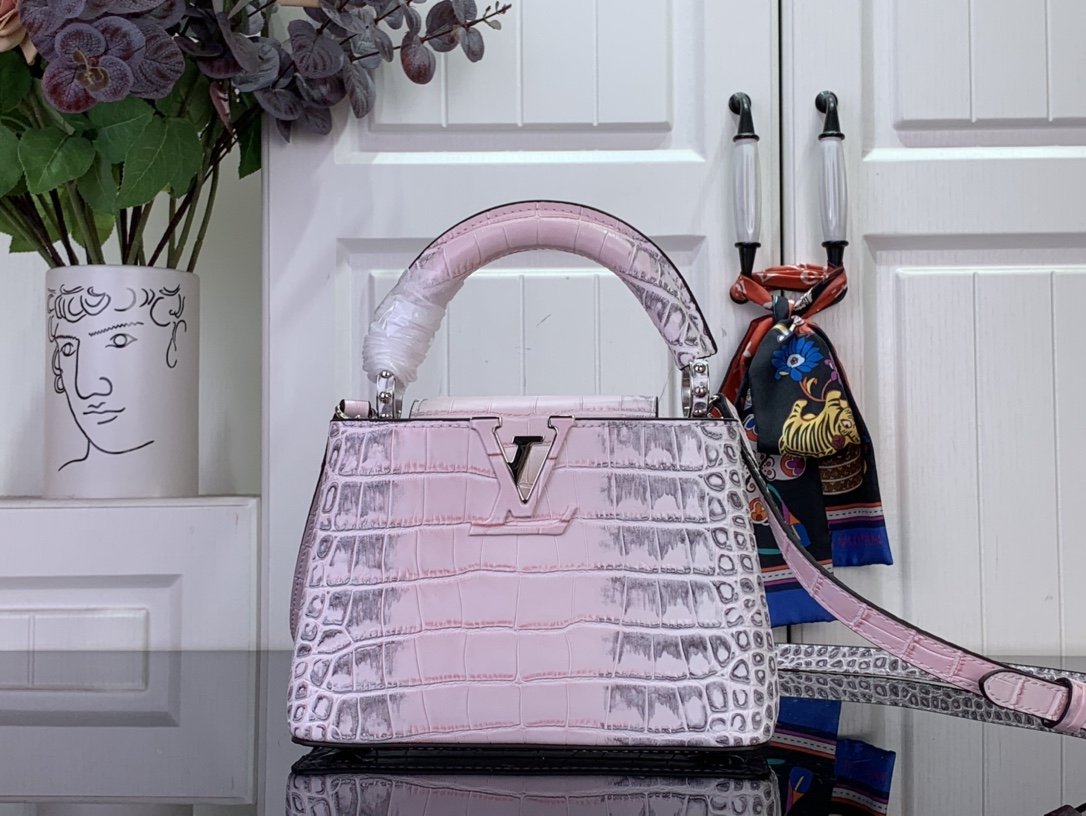 LOUIS VUITTON Capucines Bag Himalaya Pink