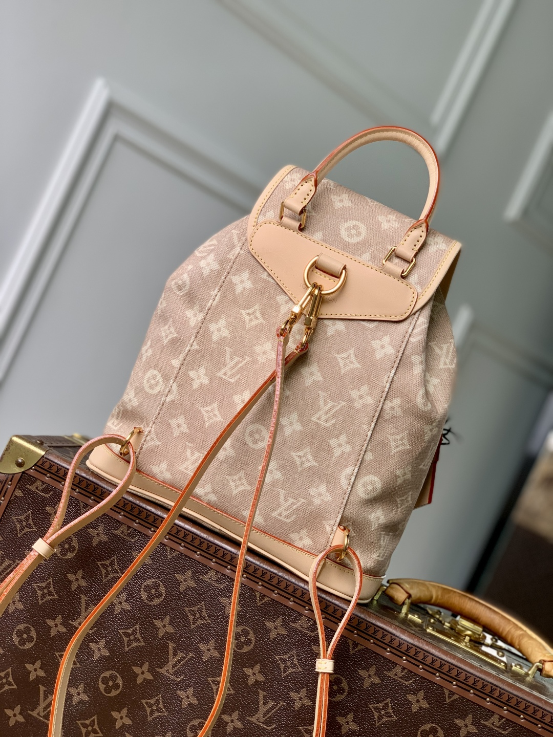 LOUIS VUITTON M15135 Montsouris PM