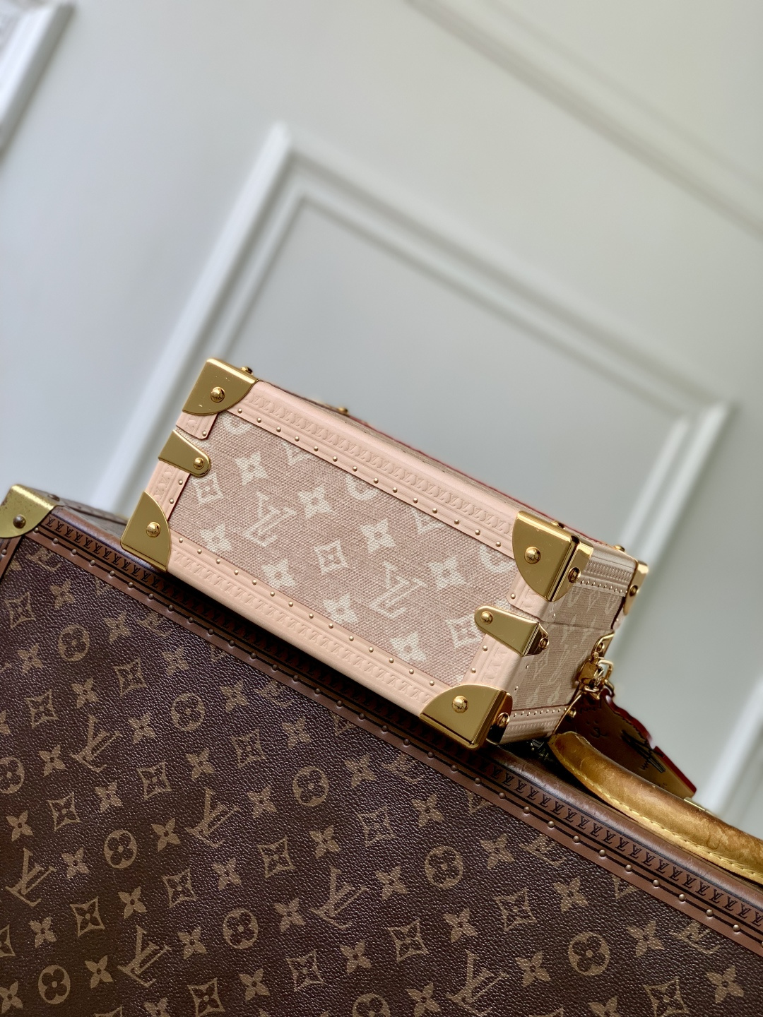LOUIS VUITTON M14592 Petite Valise