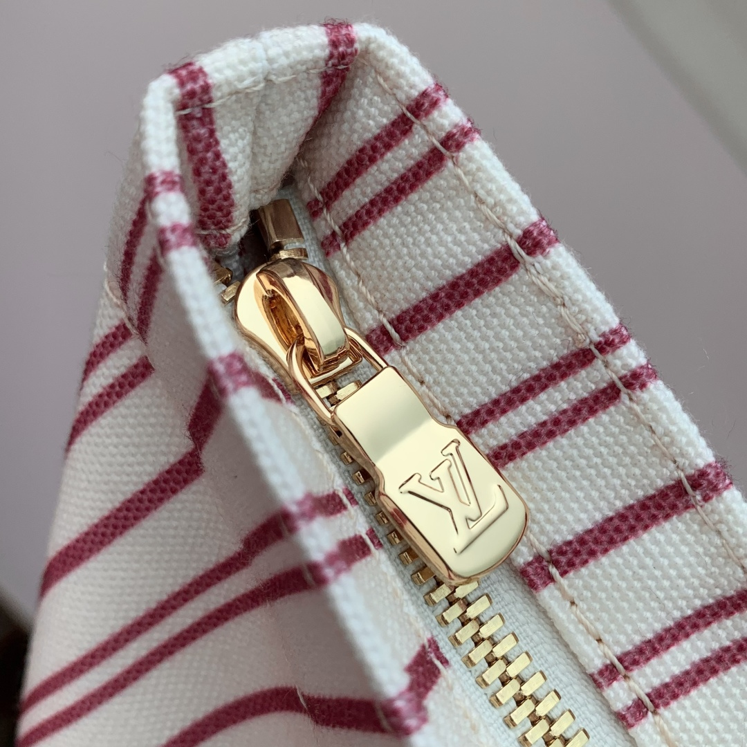 LOUIS VUITTON M15121 Travels With Grace Coddingon Carry It