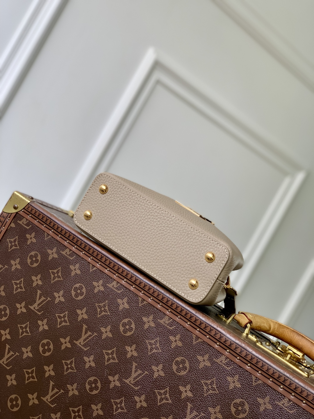 LOUIS VUITTON Capucines Grey Mini Bag