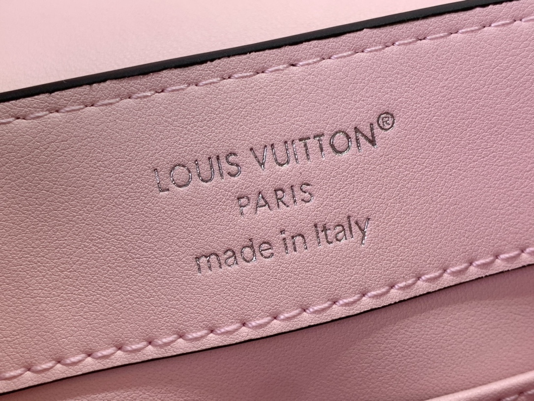LOUIS VUITTON Capucines Bag Himalaya Pink