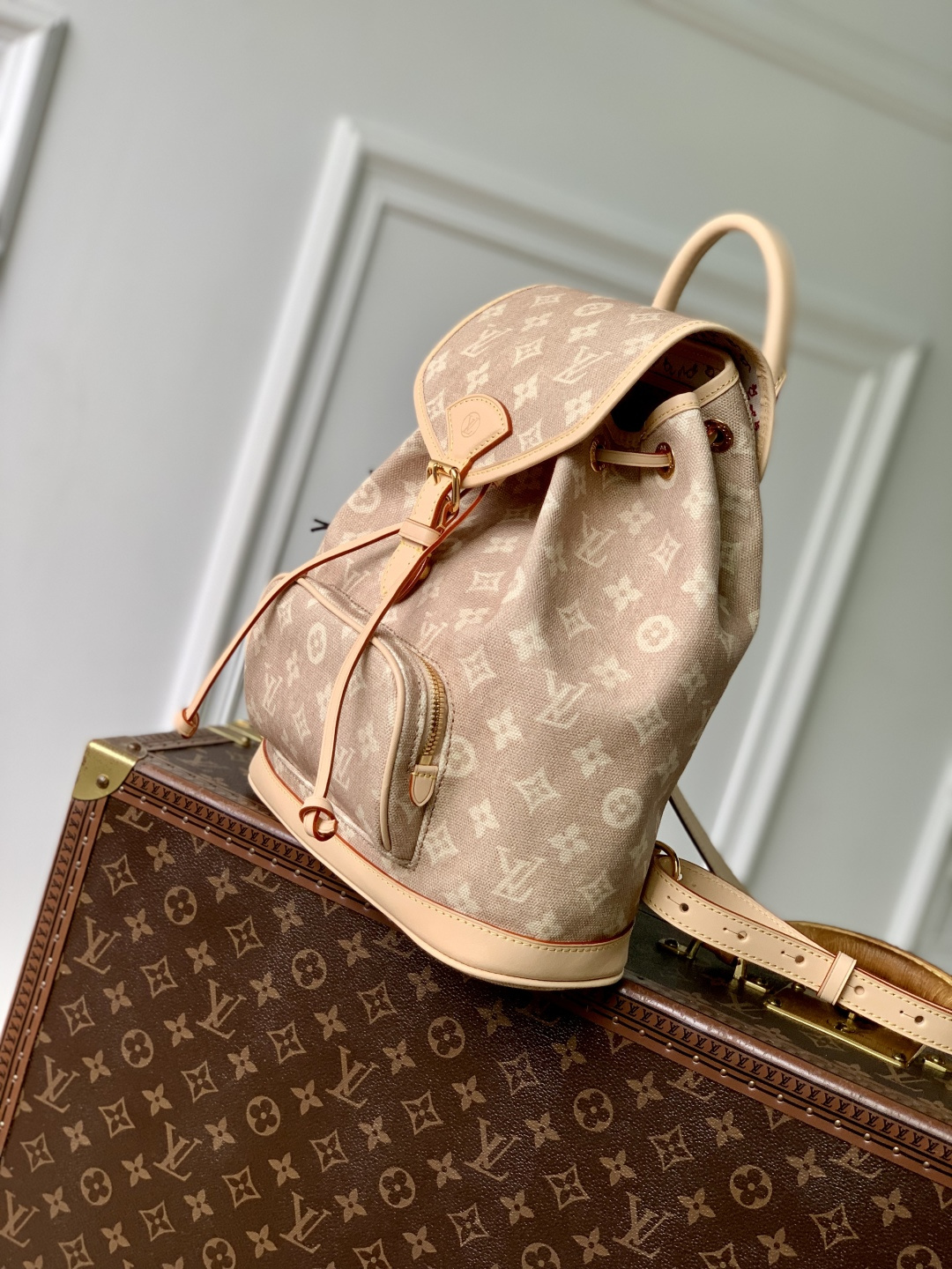 LOUIS VUITTON M15135 Montsouris PM