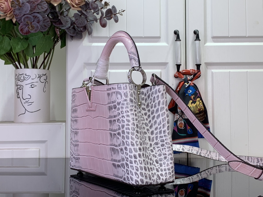 LOUIS VUITTON Capucines Bag Himalaya Pink