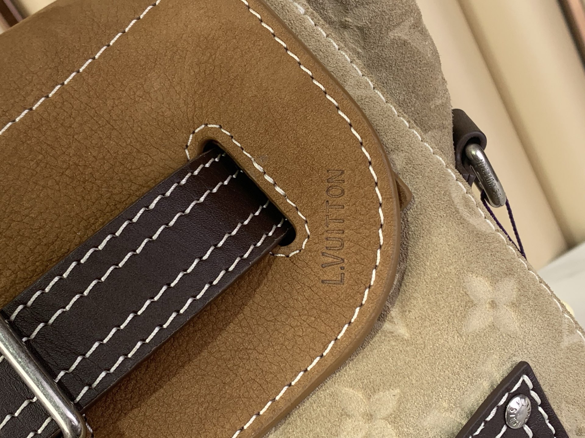 LOUIS VUITTON M26019 Steamer 40