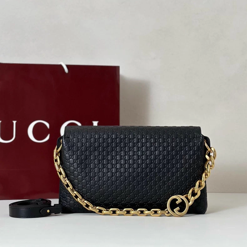 Gucci Medium shoulder bag with chain