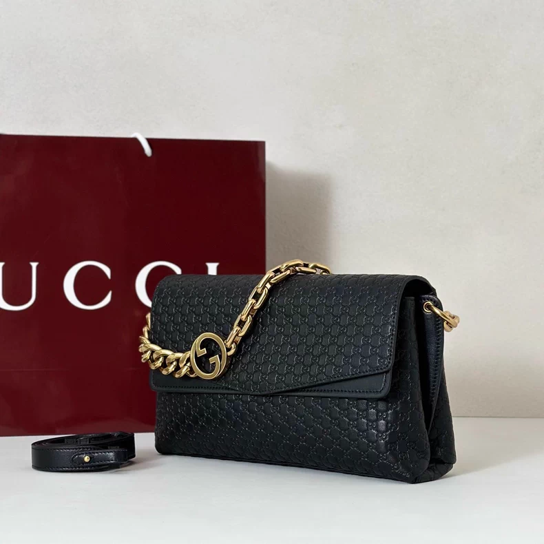 Gucci Medium shoulder bag with chain