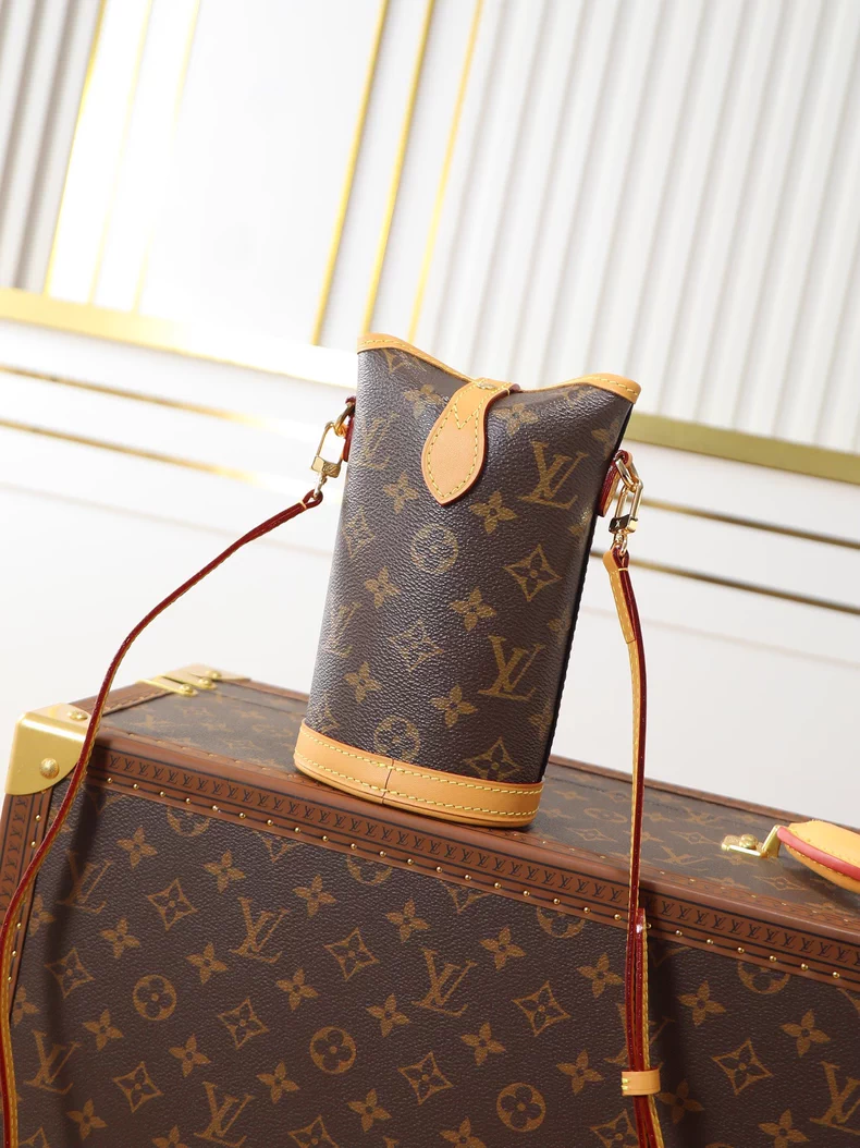 LOUIS VUITTON M80874 Fold Me Pouch