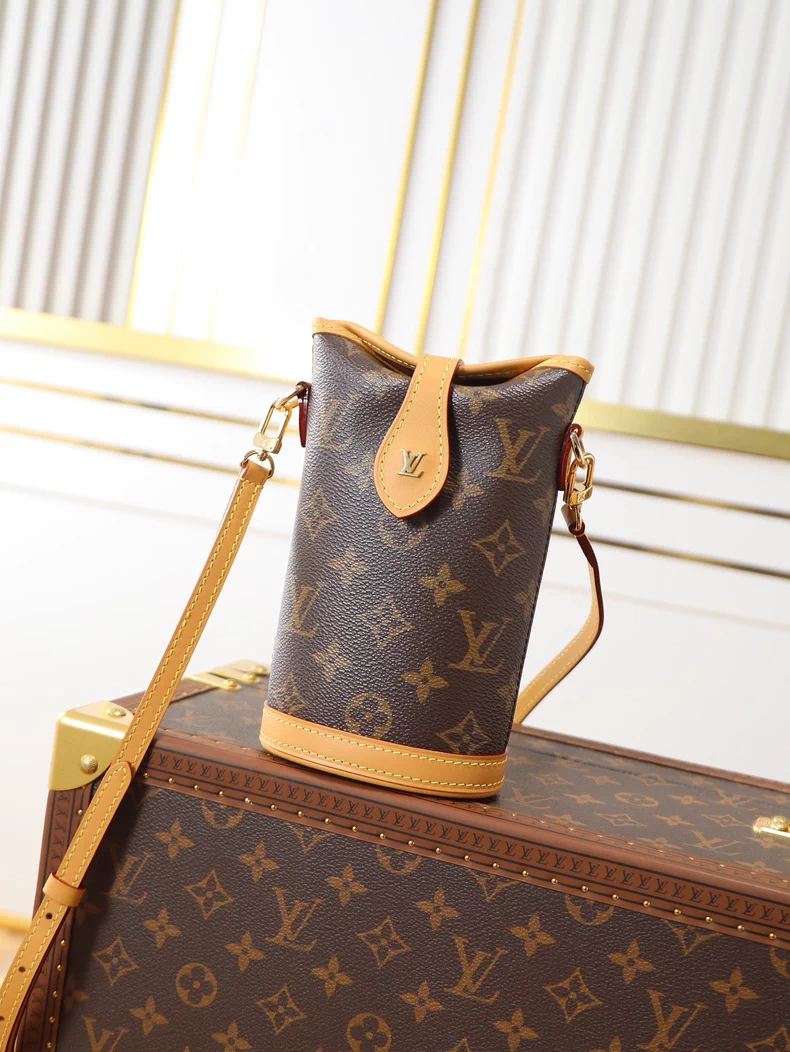 LOUIS VUITTON M80874 Fold Me Pouch