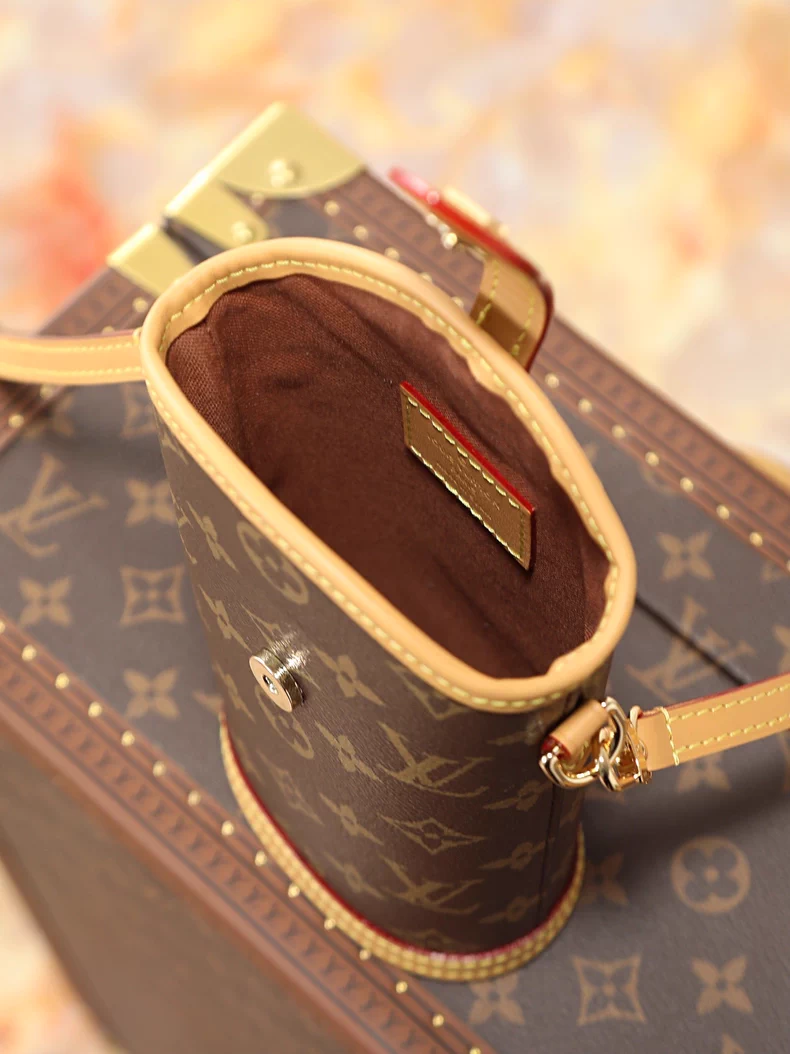 LOUIS VUITTON M80874 Fold Me Pouch