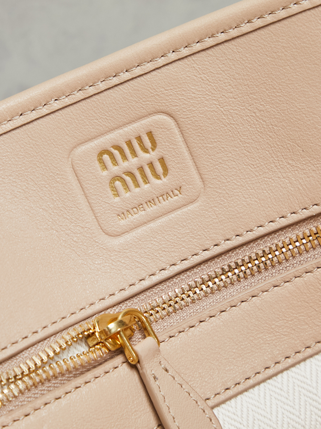 Miu Miu Aventure tote bag 5BA292