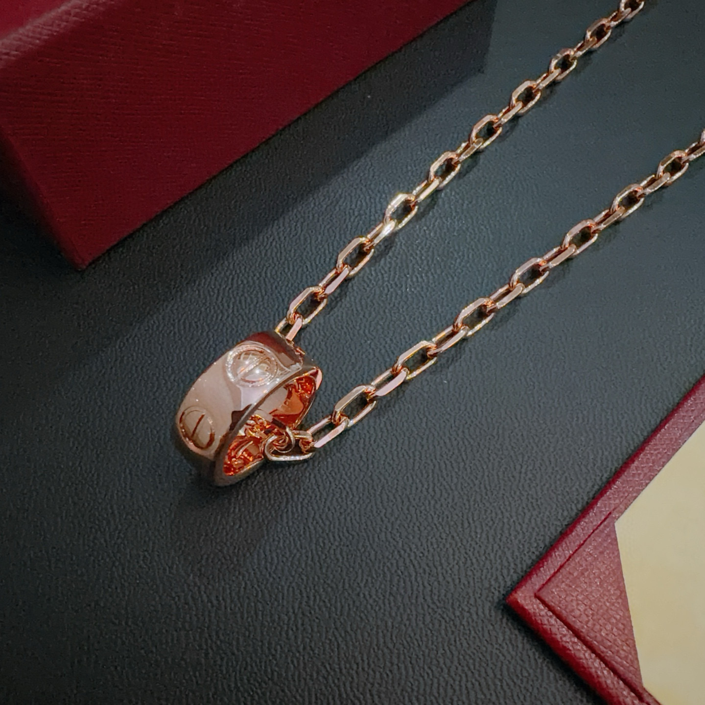 New Cartier Necklace with Diamonds, 