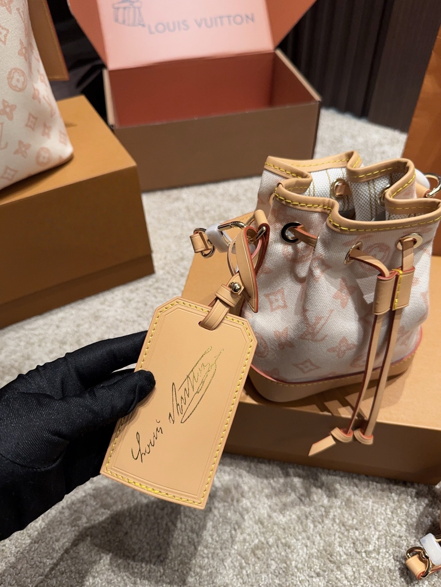 LOUIS VUITTON New Nano Noé