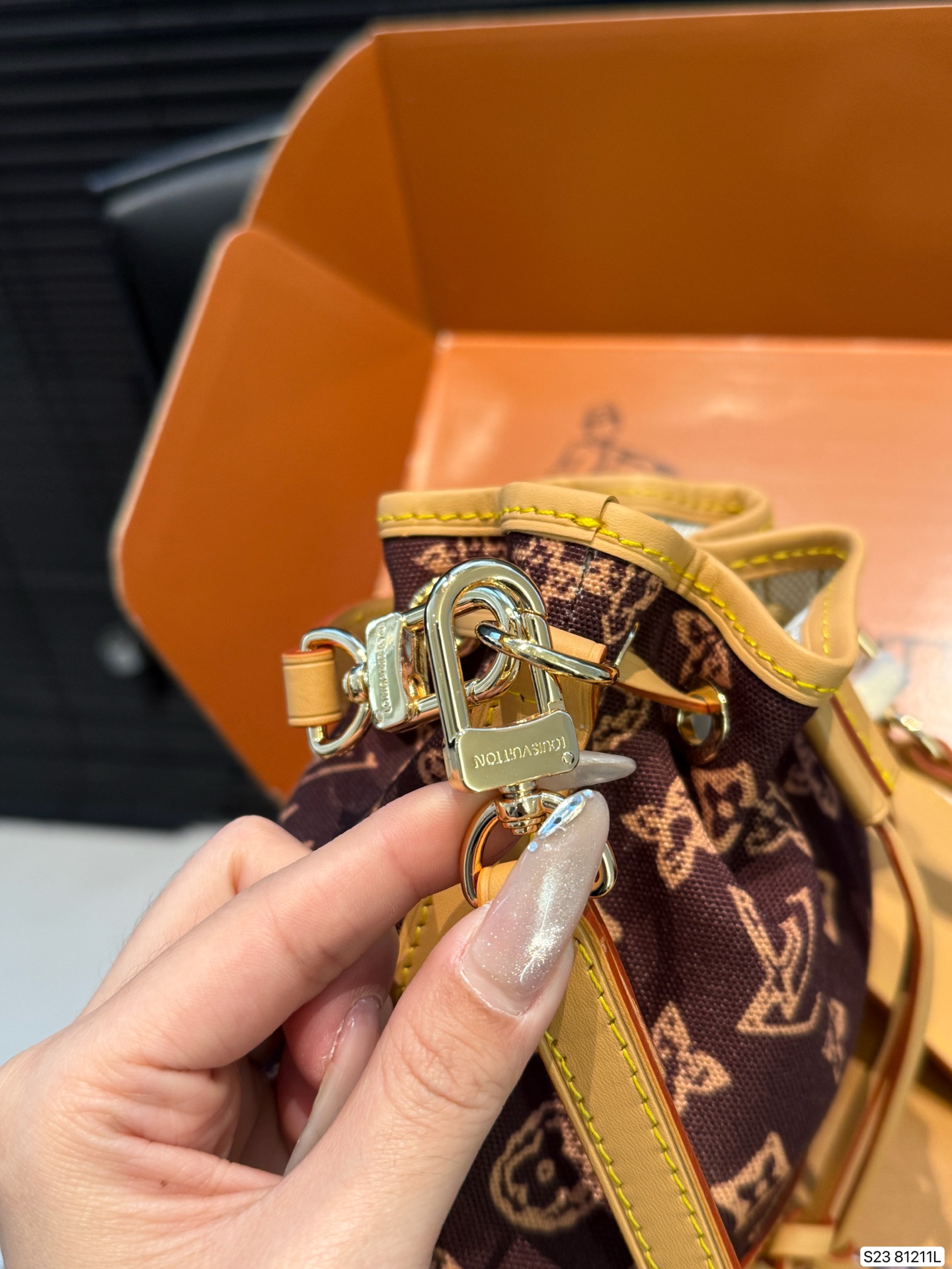 LOUIS VUITTON M27699 New Nano Noé