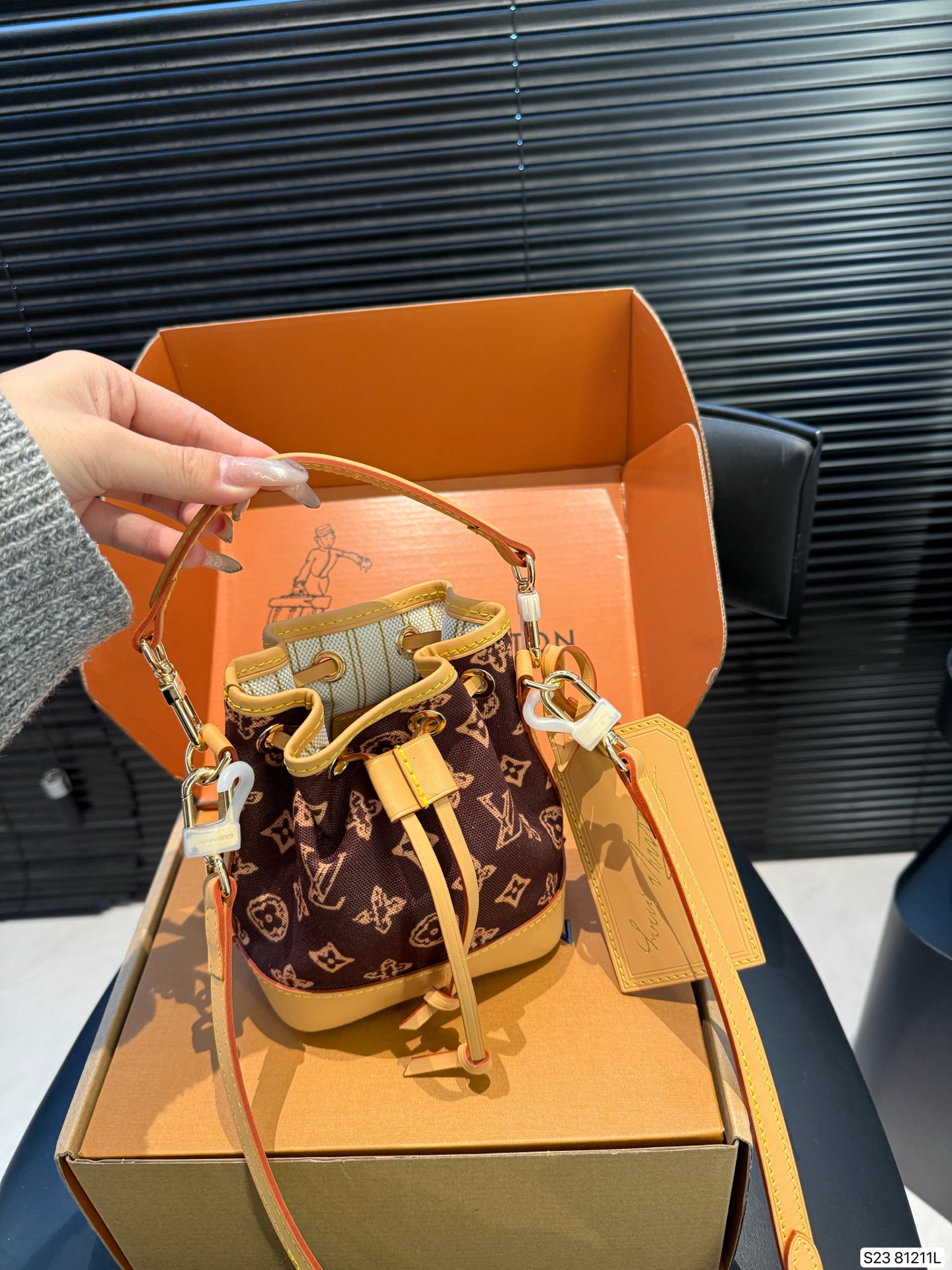 LOUIS VUITTON M27699 New Nano Noé