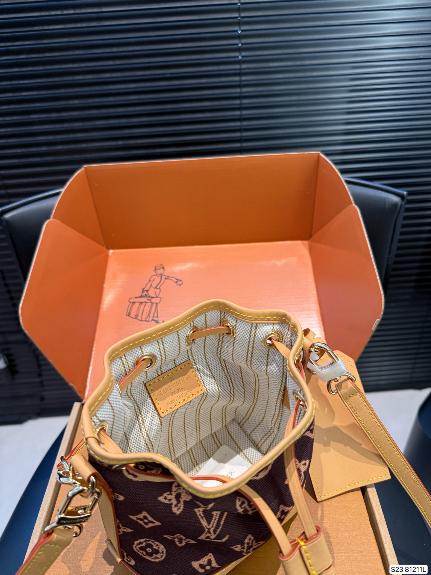 LOUIS VUITTON M27699 New Nano Noé