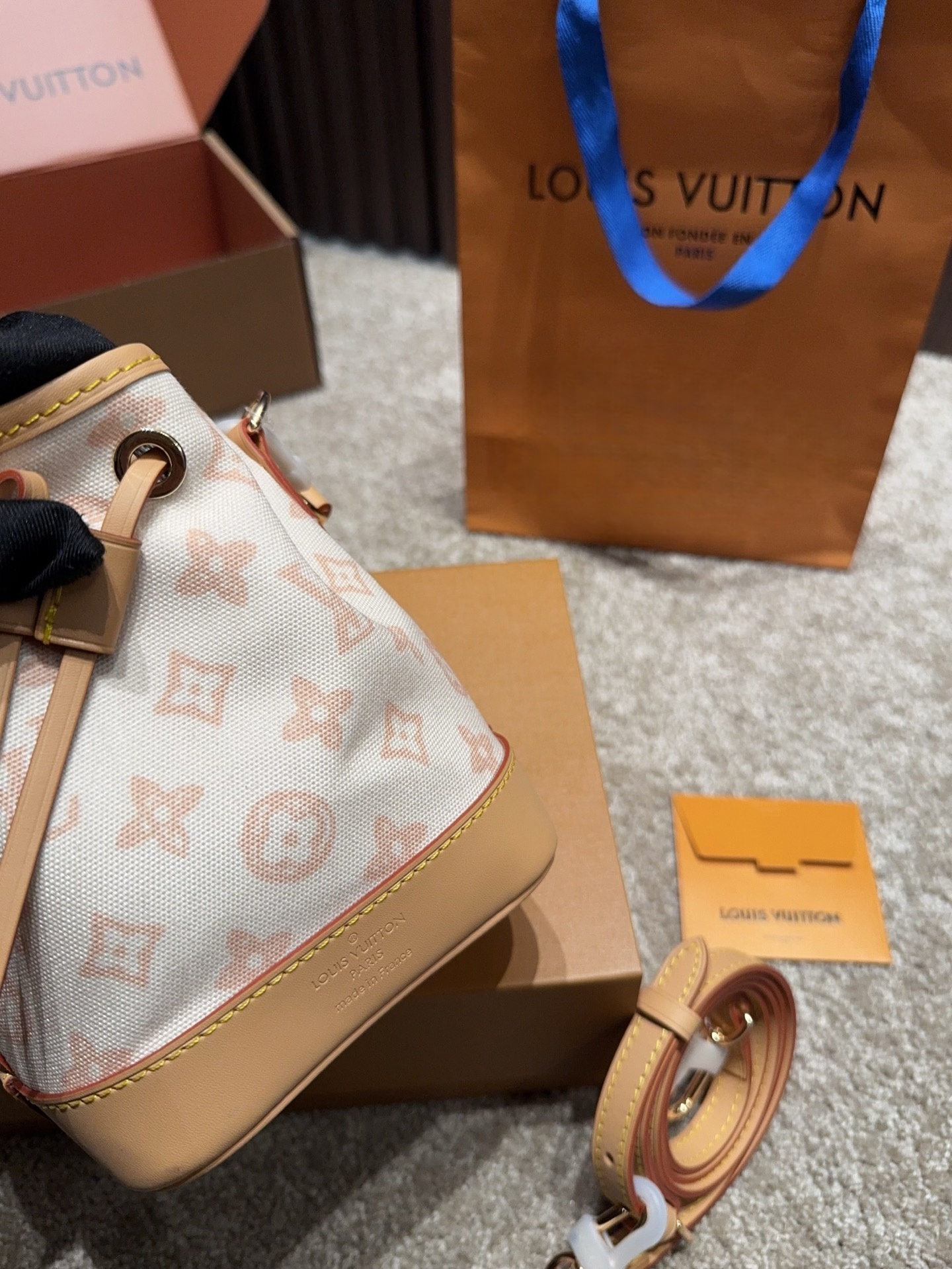 LOUIS VUITTON New Nano Noé