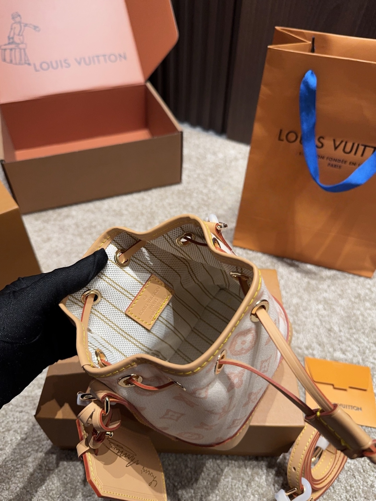 LOUIS VUITTON New Nano Noé