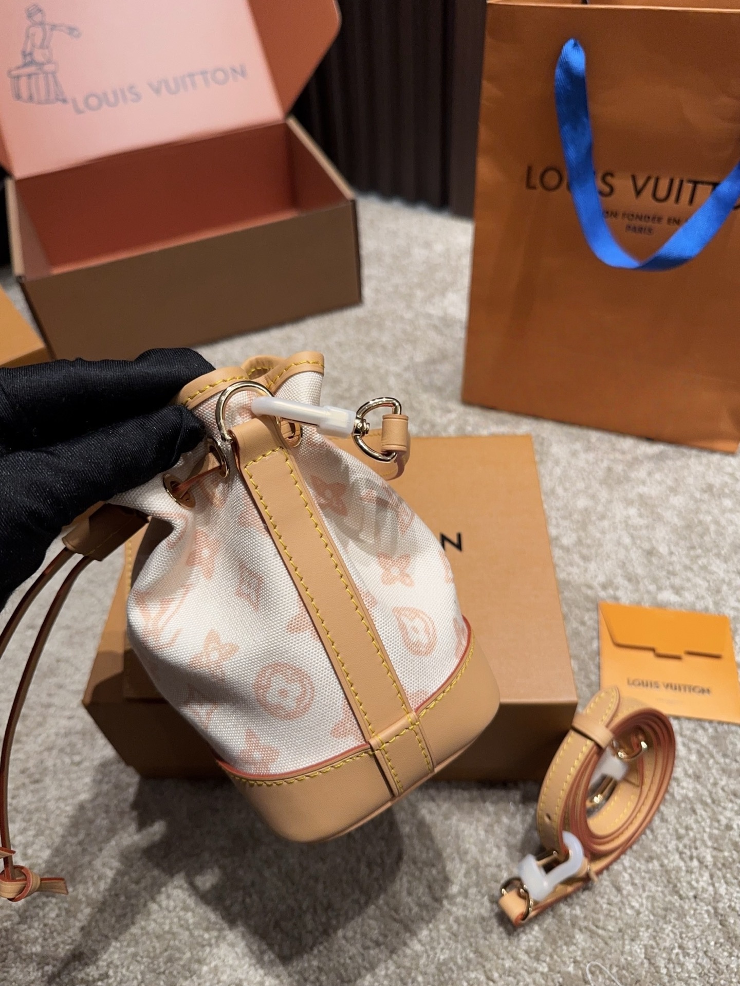 LOUIS VUITTON New Nano Noé