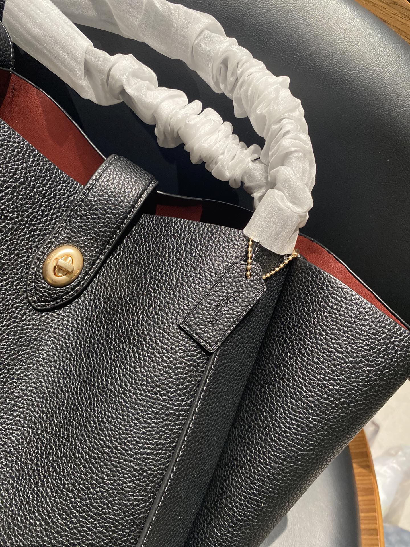 COACH Hadley Tote Bag in Full-Grain Pebbled Leather (Black)