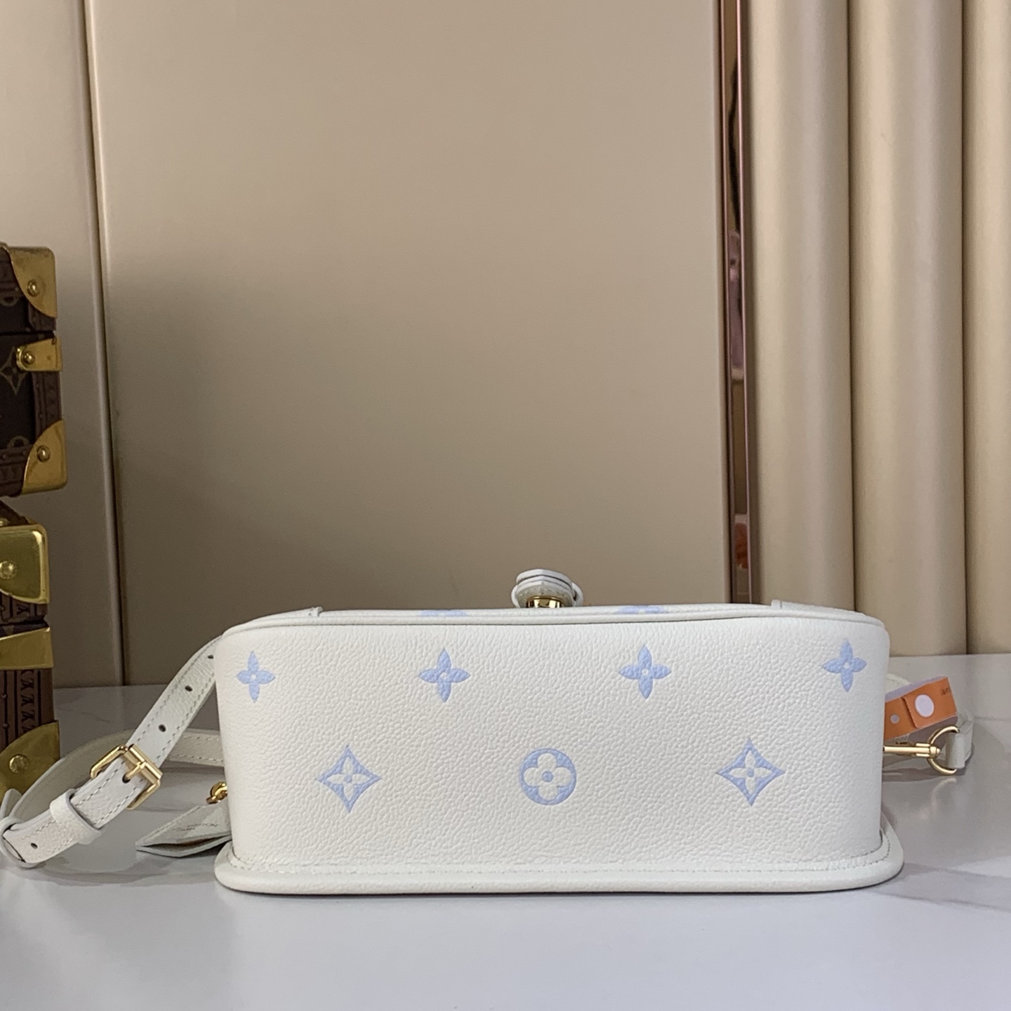 LOUIS VUITTON M28054 Diane