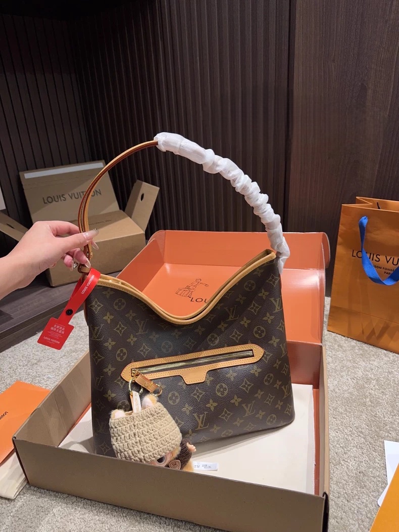 LOUIS VUITTON M27335 New Lineup