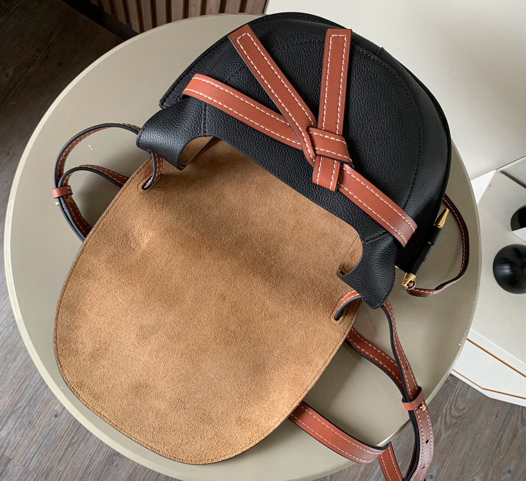 DEAL ALERT! 🔥LOEWE Gate Duel Saddle Bag