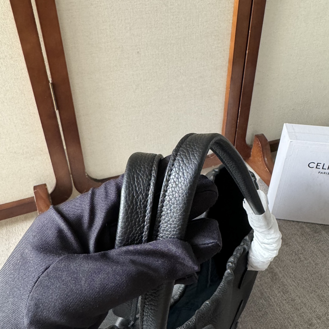 CELINE Cabas Triomphe Tote Bag