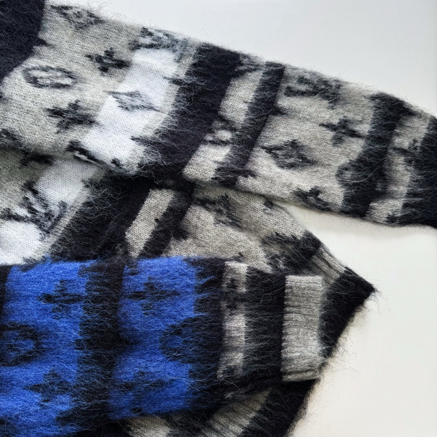 LV 1AIOX3 Monogram letter-combination mohair cardigan