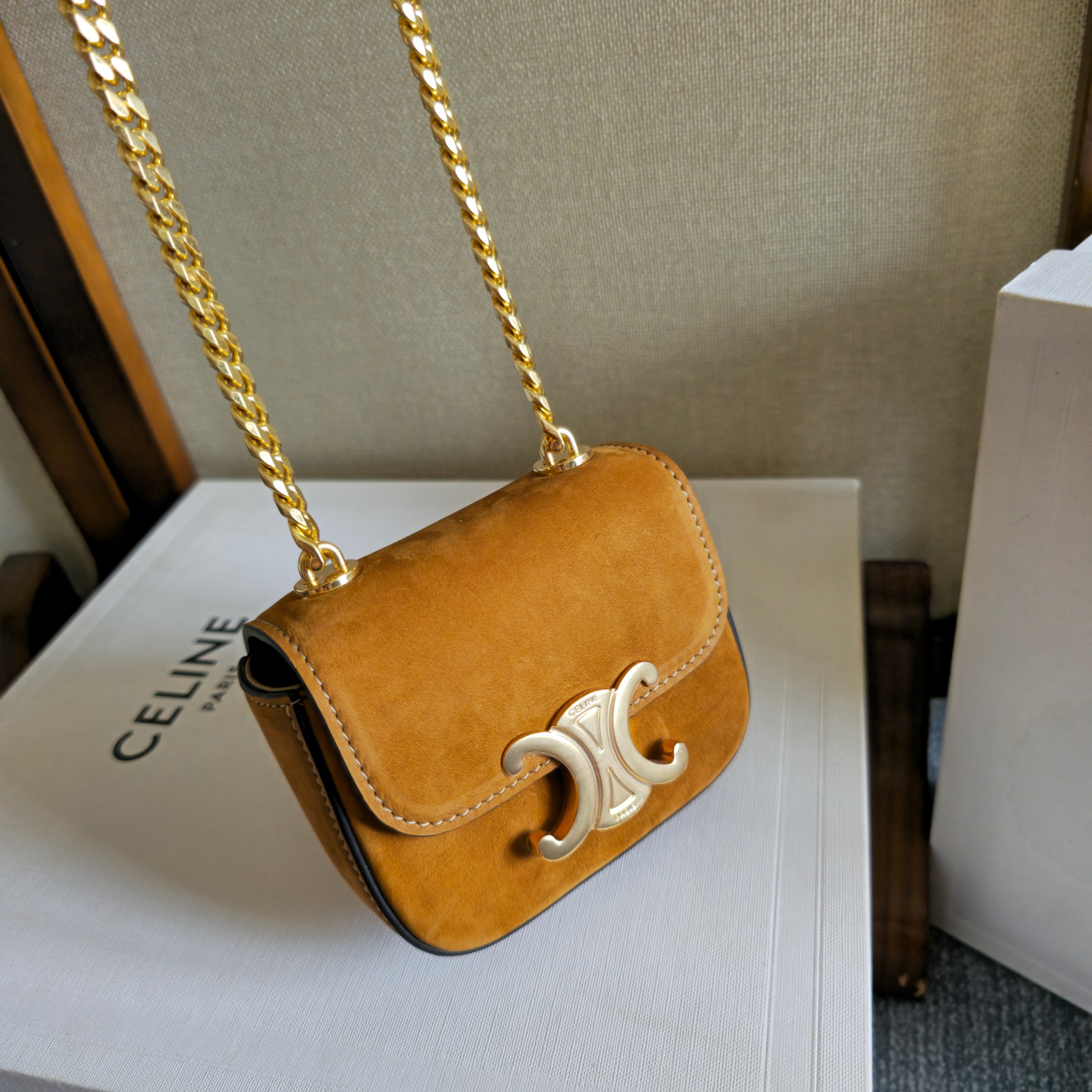 CELINE 2025 Mini Chain Earphone Case