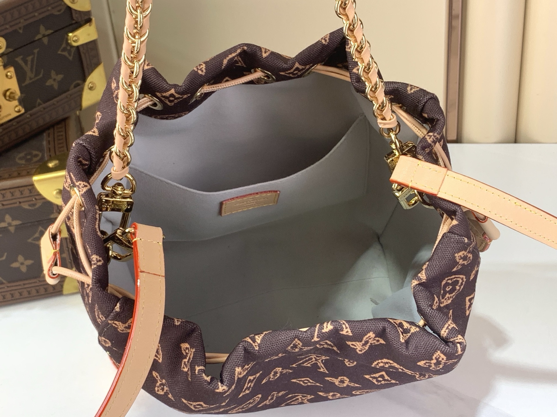 LOUIS VUITTON M28103 New Noé Trunk