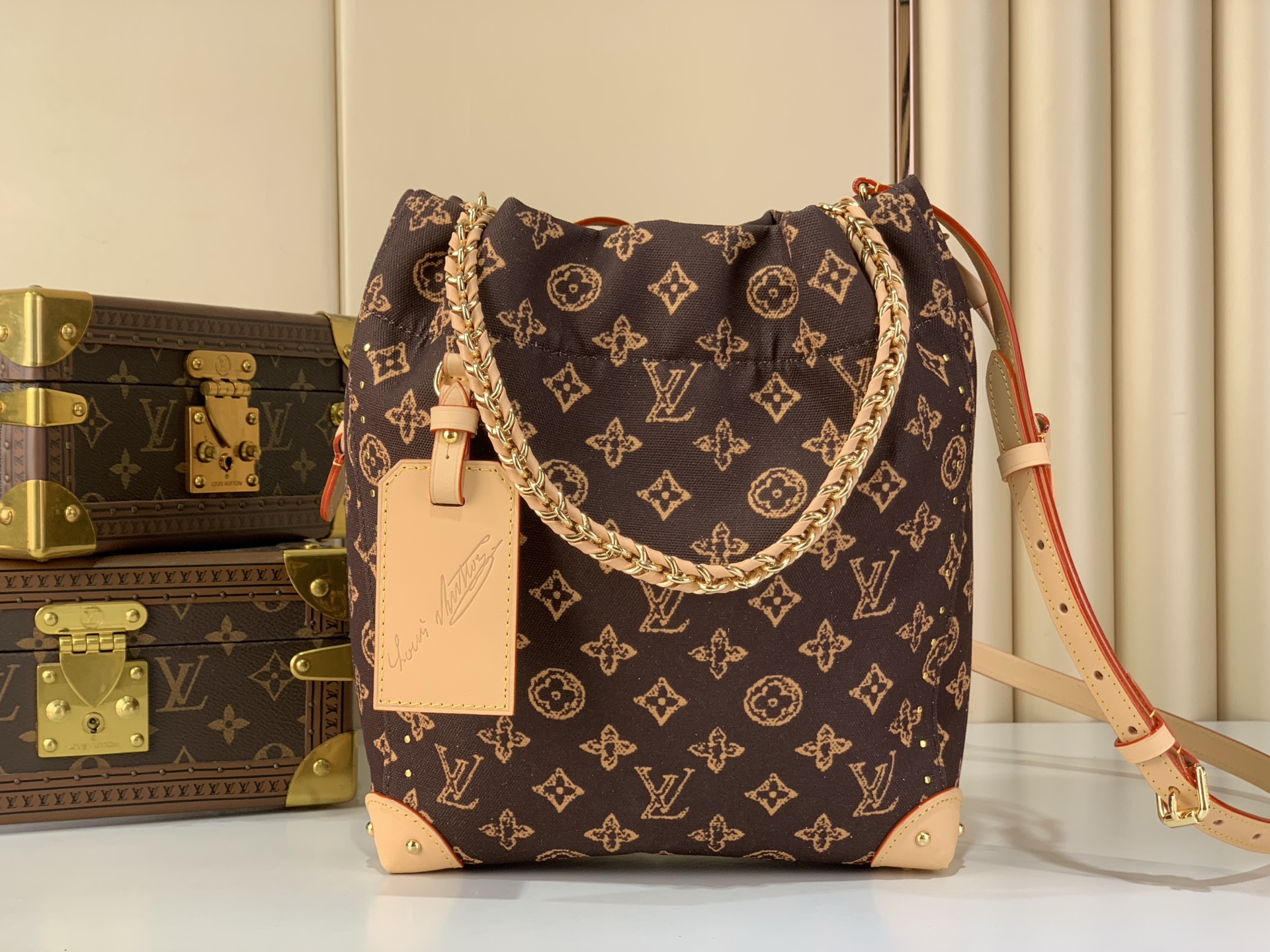 LOUIS VUITTON M28103 New Noé Trunk