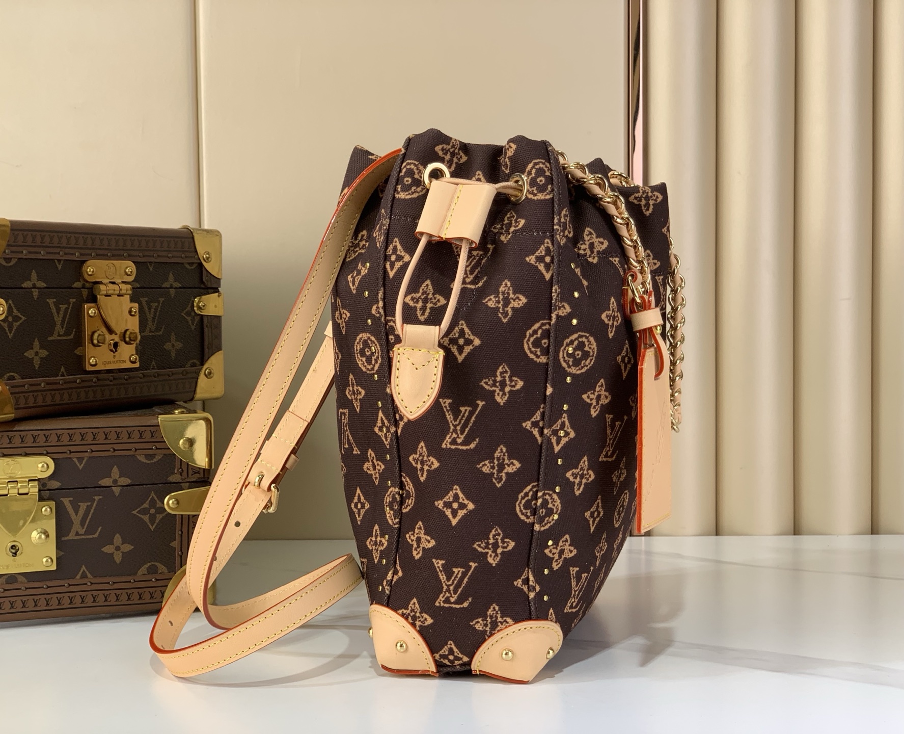 LOUIS VUITTON M28103 New Noé Trunk