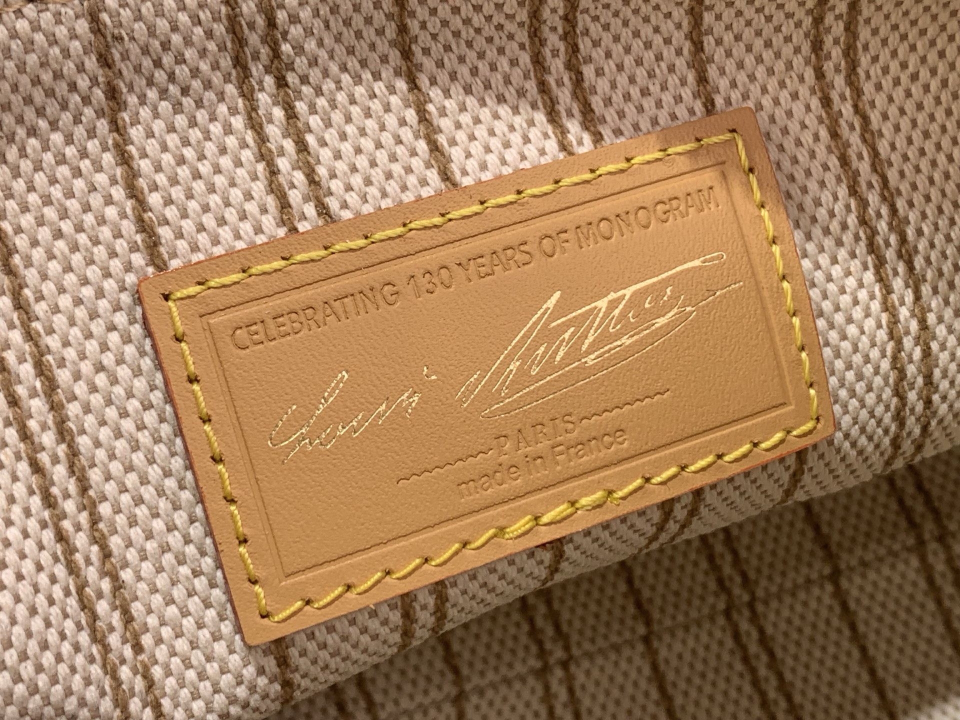 LOUIS VUITTON M28250 New Pochette Hills