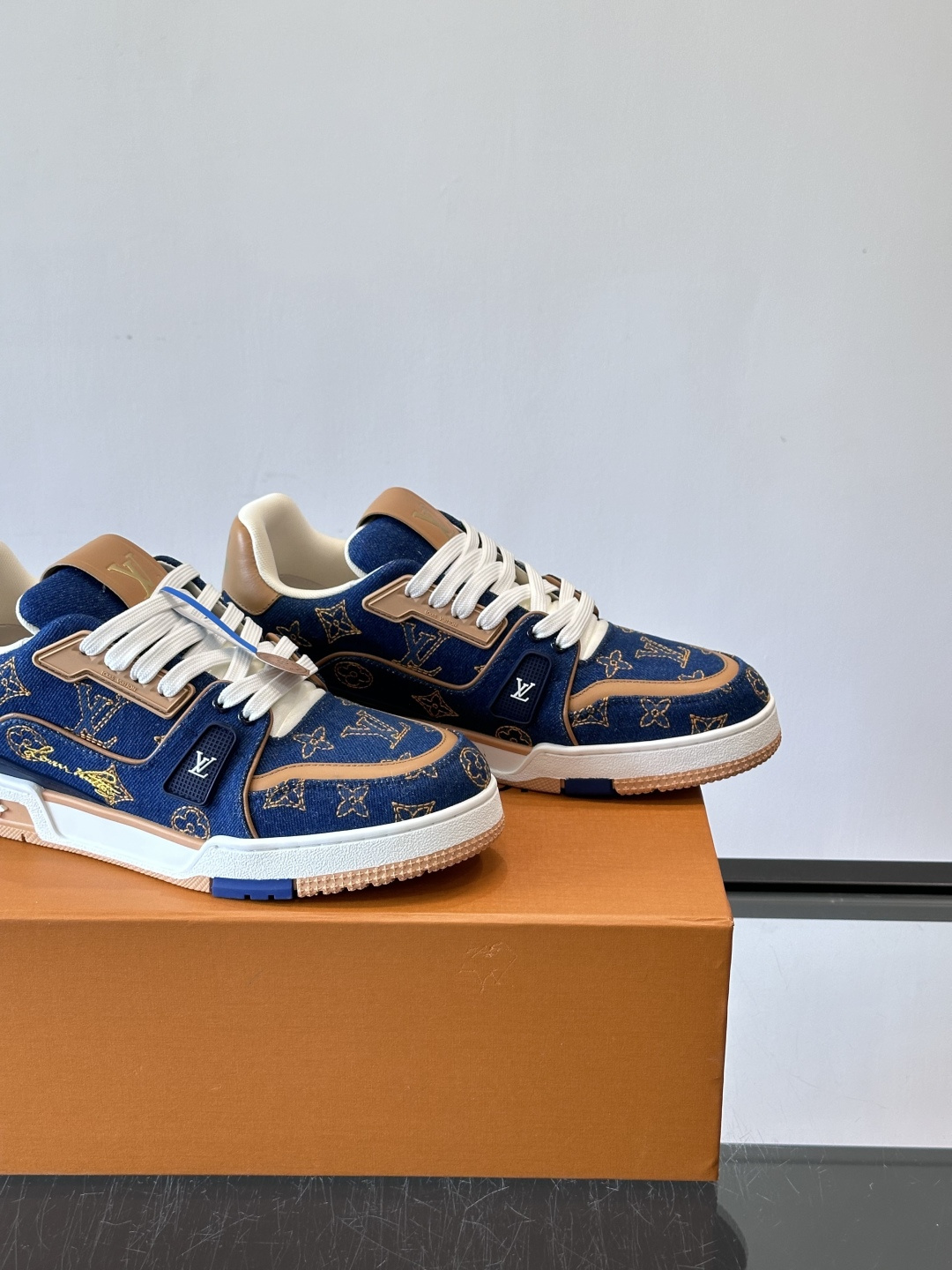 Louis Vuitton 1AJ369 LV Trainer sneakers